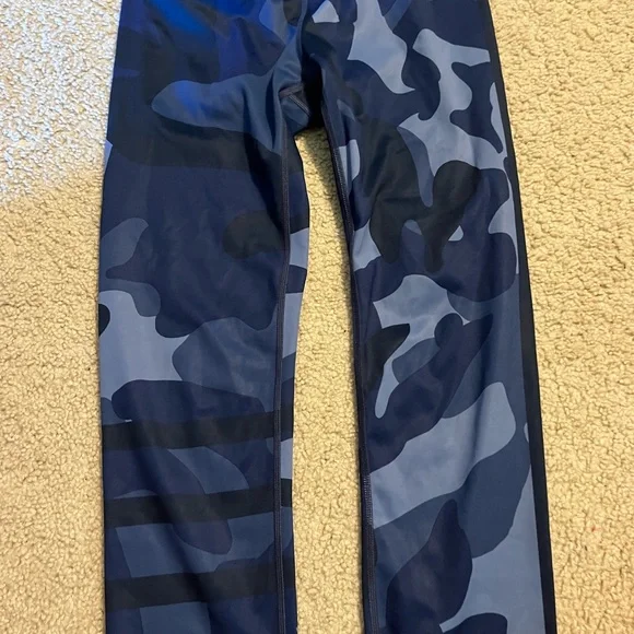 Athleta navy camo athletic pants - Picture 3 of 3